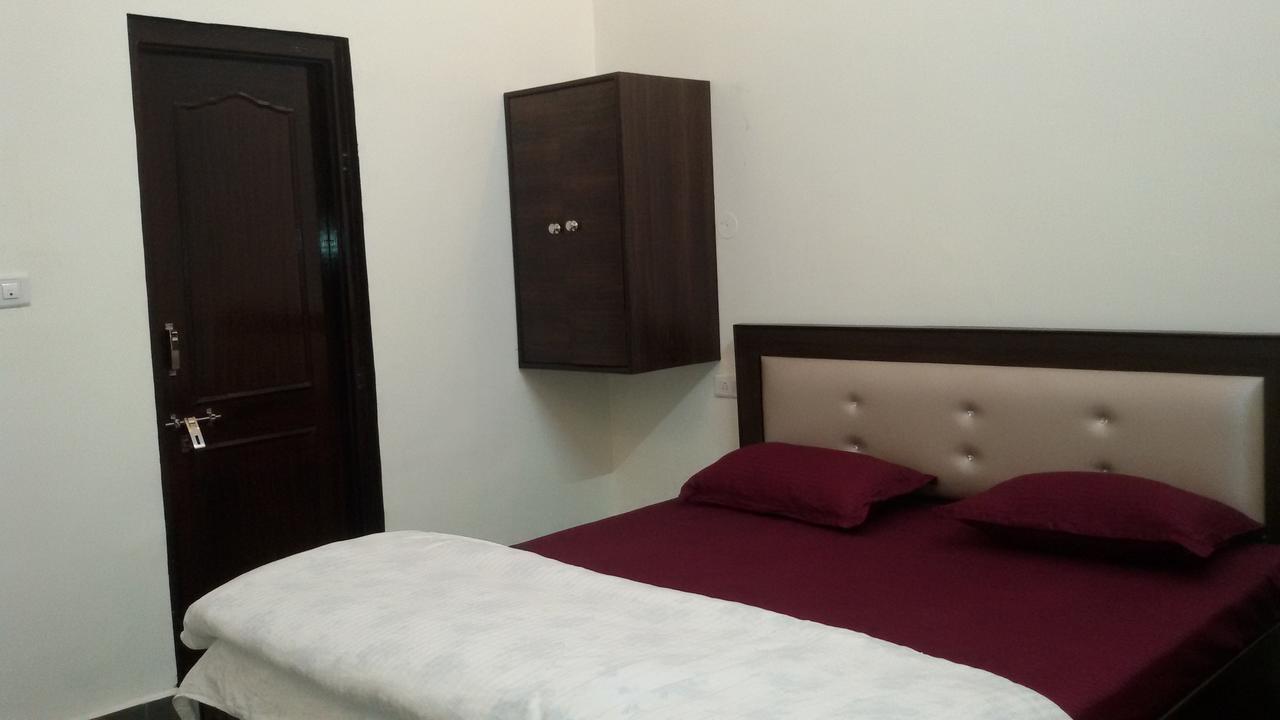 Hotel Vacation Τζαϊπούρ Εξωτερικό φωτογραφία