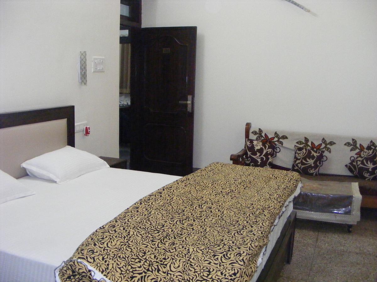 Hotel Vacation Τζαϊπούρ Εξωτερικό φωτογραφία