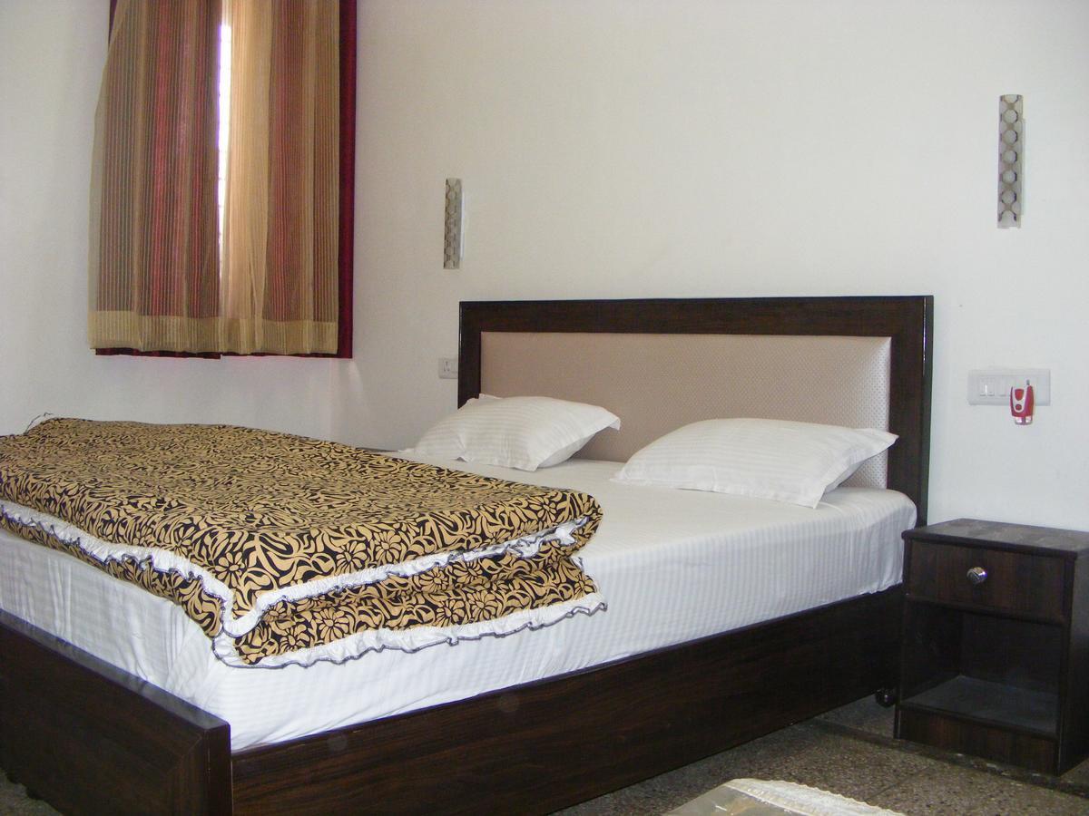 Hotel Vacation Τζαϊπούρ Εξωτερικό φωτογραφία