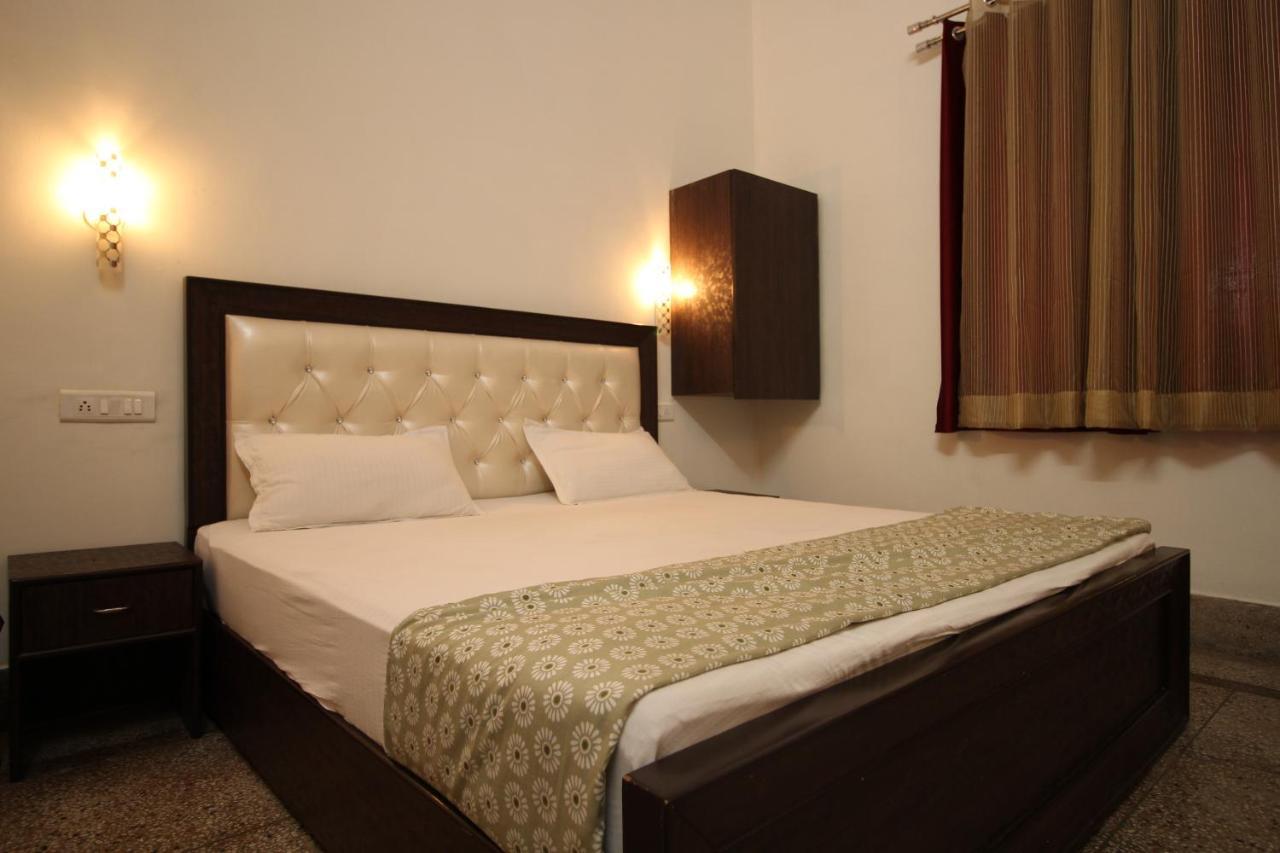 Hotel Vacation Τζαϊπούρ Εξωτερικό φωτογραφία