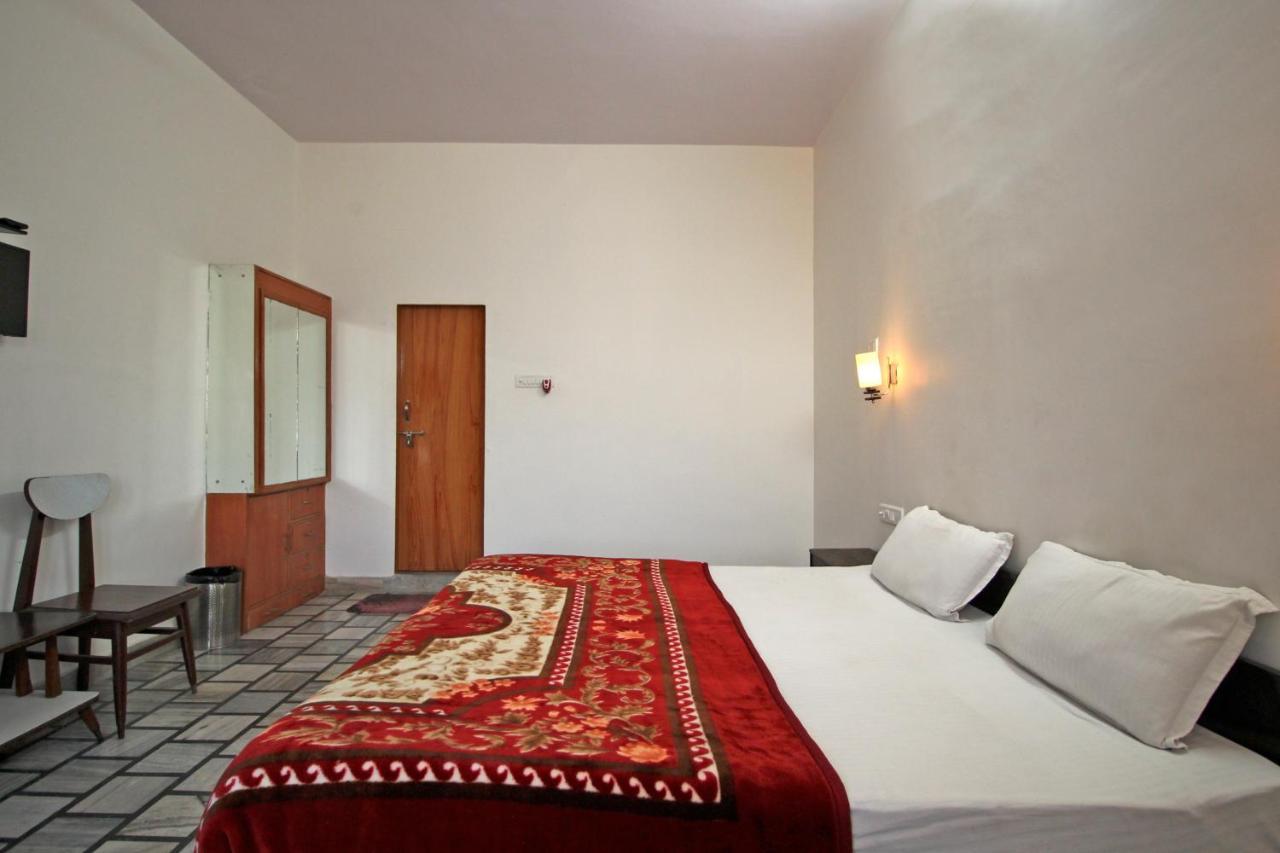 Hotel Vacation Τζαϊπούρ Εξωτερικό φωτογραφία