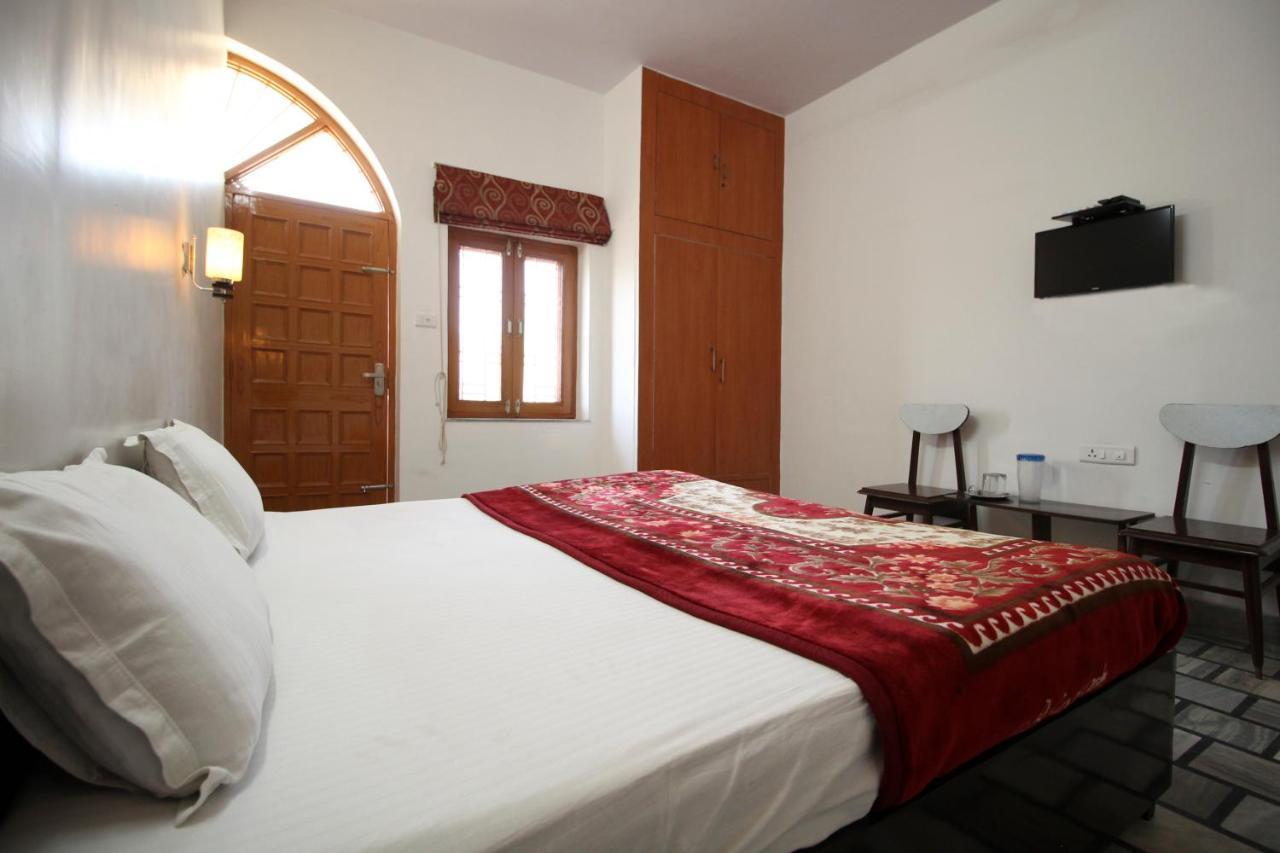 Hotel Vacation Τζαϊπούρ Εξωτερικό φωτογραφία
