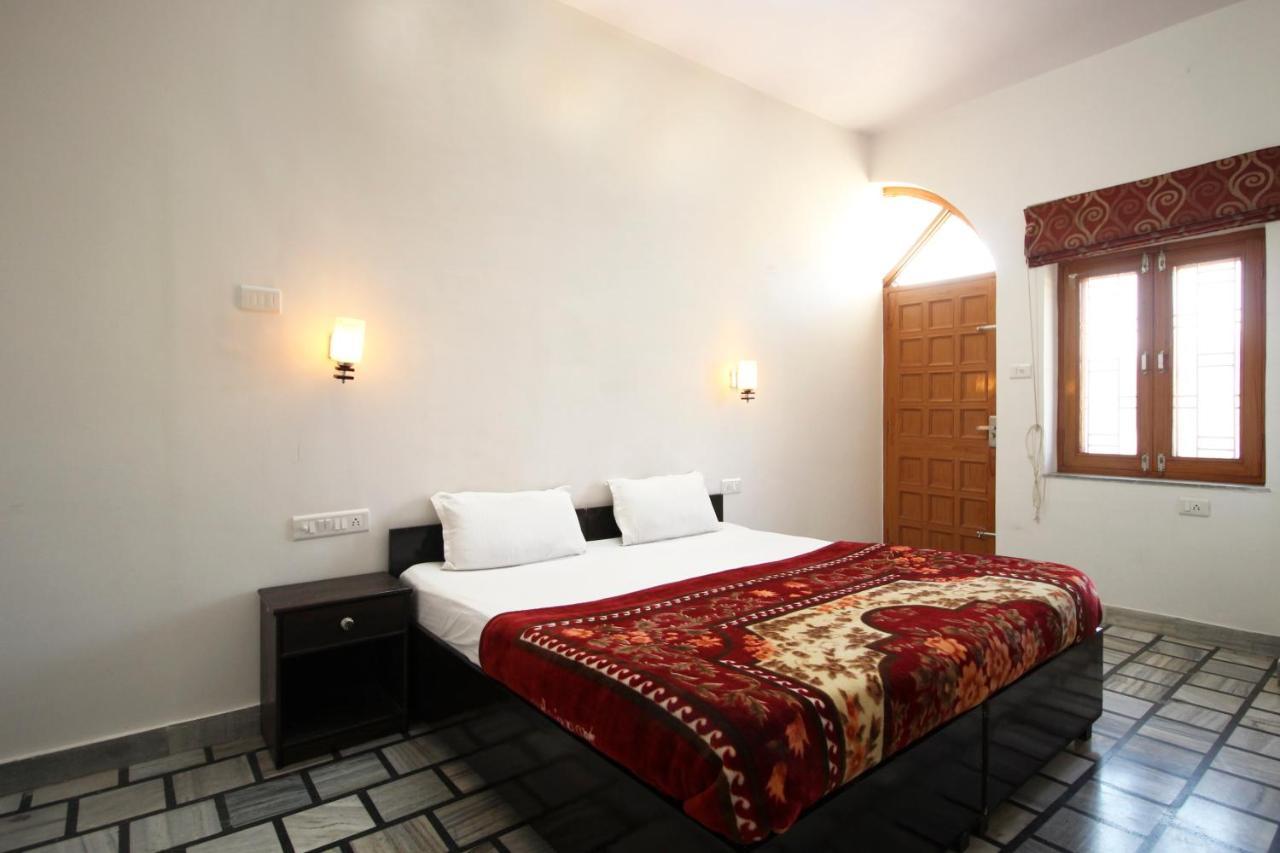 Hotel Vacation Τζαϊπούρ Εξωτερικό φωτογραφία